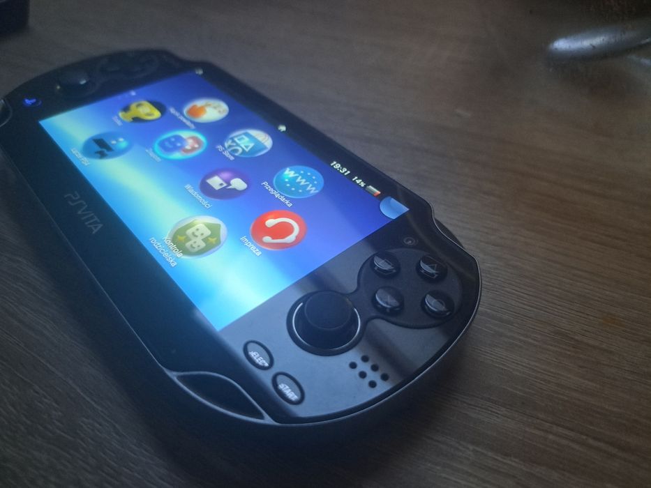 PSVITAPs Vita Psvita PSP pch-1004 stan idealny odblokowana 14Gb