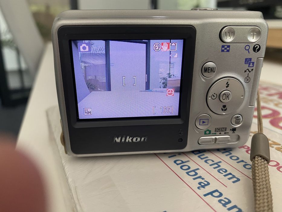 Aparat Cyfrowy Nikon Coolpix L4 rok 2006