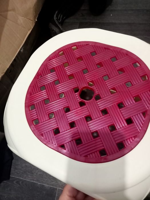 Стул пластиковый