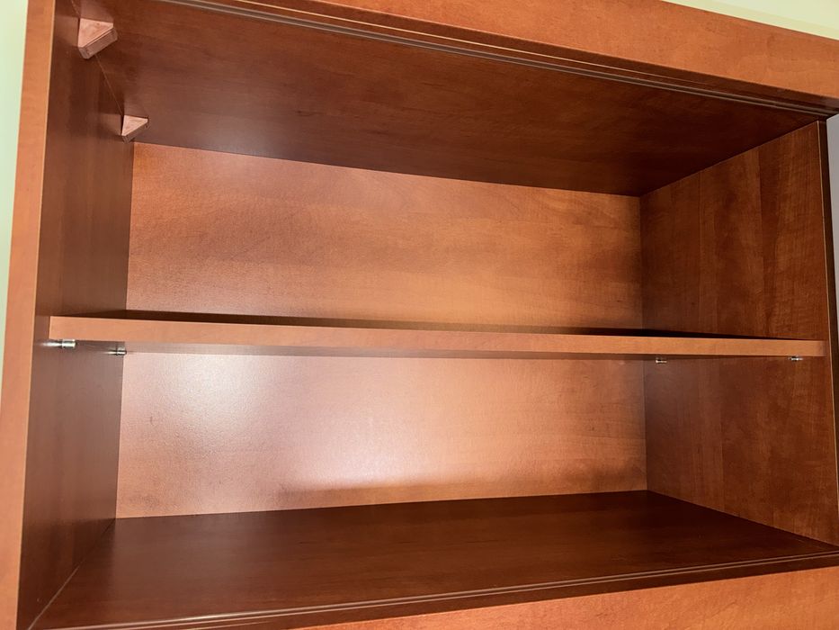 Меблі у спальню (стіл, ліжко, тумба)