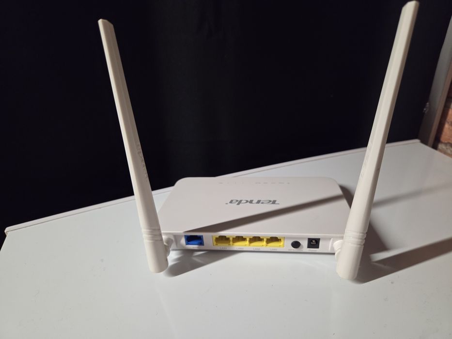 Router Tenda F300