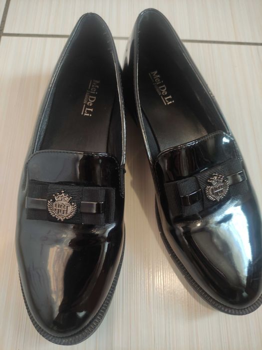 стильные туфли-лоферы р.38