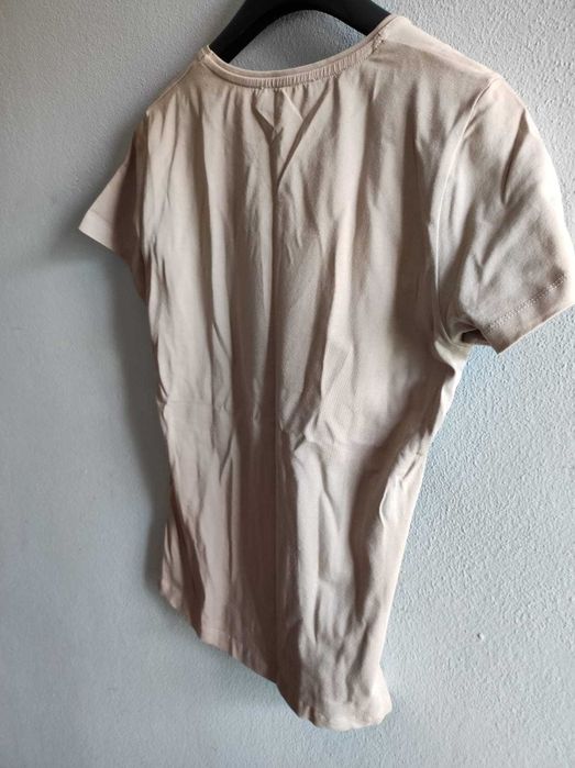 T-shirt's de mulher com etiqueta ( Recheio de loja )