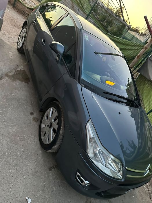Citroen C4 2007 bem estimado