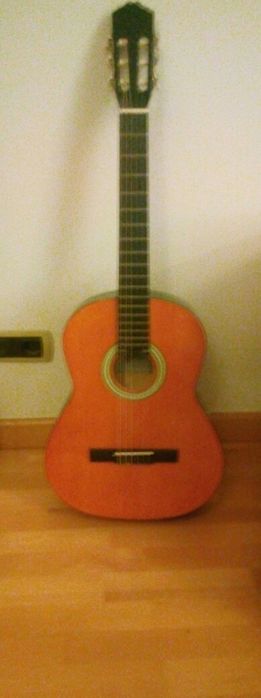 Guitarra marca Messina