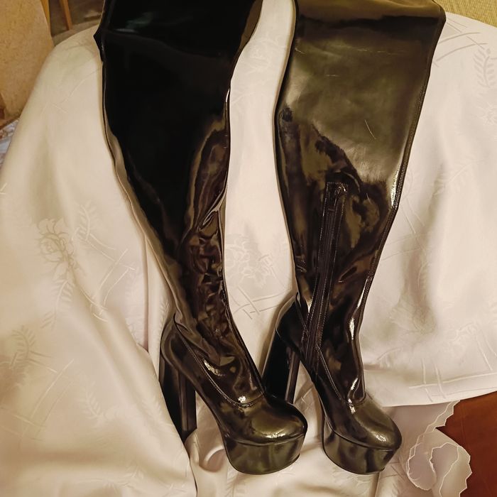 Buty kozaczki lakierowane wysokie