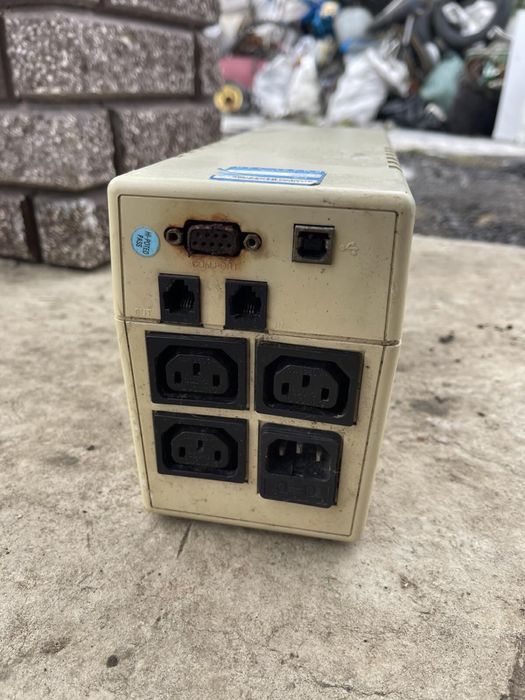 Продам Источник безперебойного напряжения