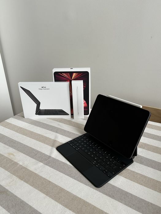 iPad Pro 11 " 256 gb M1 + Magic Keyboard + Pencil 2nd gen