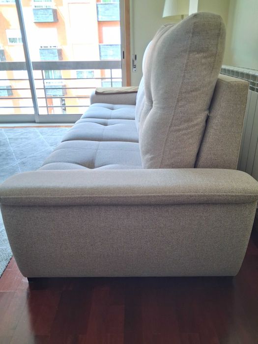 Sofá tecido de 3 Lugares