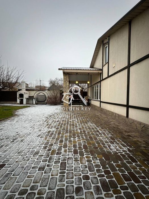 Продаж будинку по вул. В.Бизова ( Якіра )