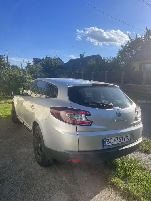 Меган 3 2011 року