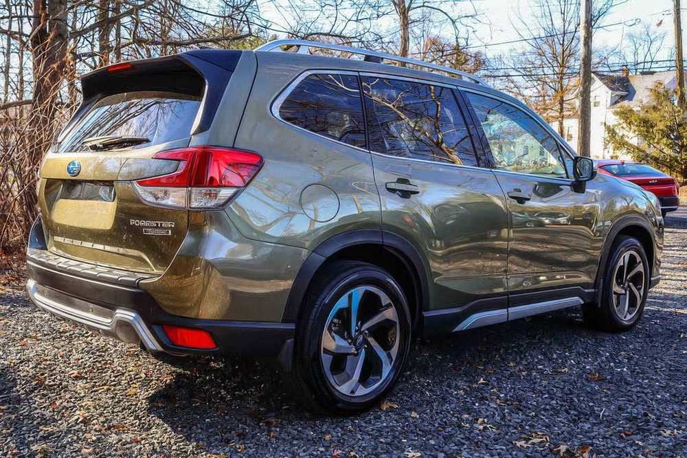 Subaru Forester Touring Crossover      2024