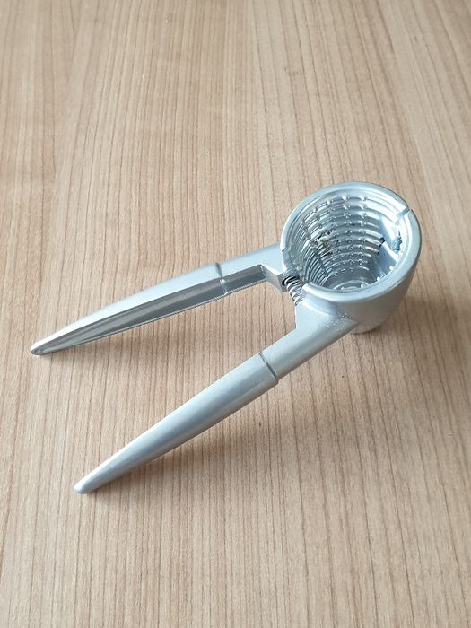 Quebra nozes multi-funções