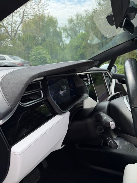 Tesla Model X 2017 VIN 5YJXCBE22HF050407 фото оголошення 9 з 13