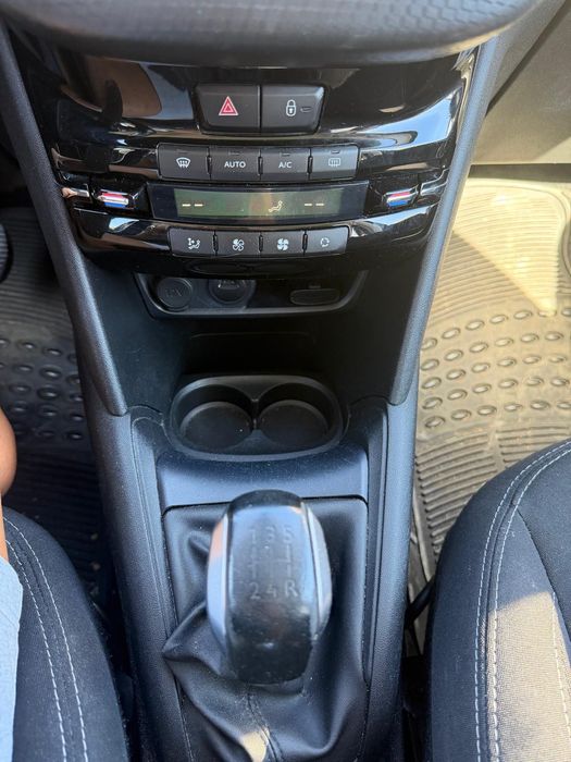 PEUGEOT 208 1.2 ALLURE (2018)