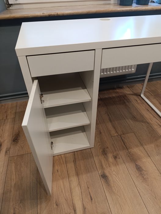 Białe biurko Micke Ikea