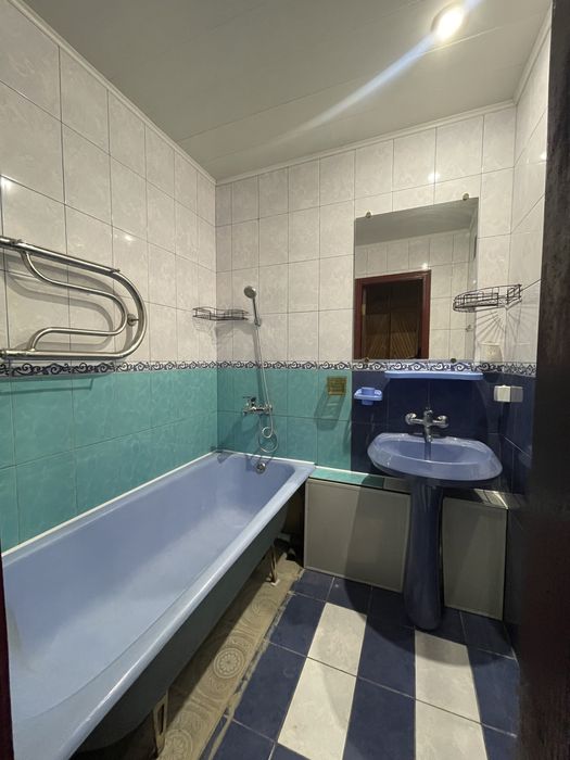 Сдаю 2- ком ж/м Комунар в жилом состоянии