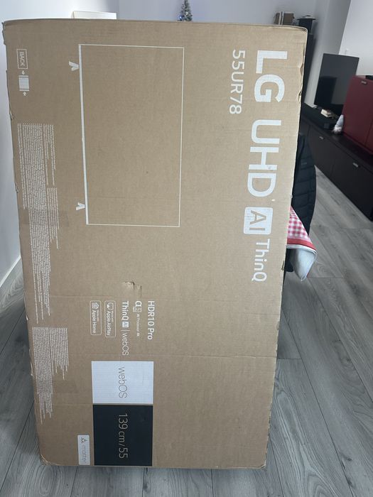 LG 55UR781C0LK – TV 55” 4K UHD – LCD partido
