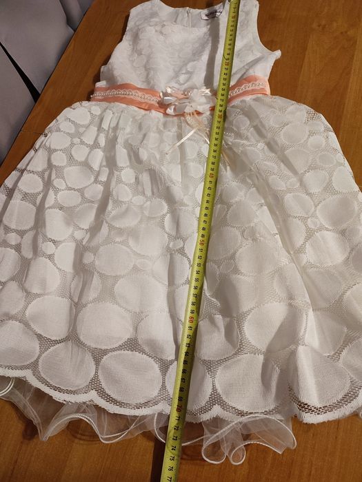 Biała elegancka sukienka (rozm. Ok. 140)