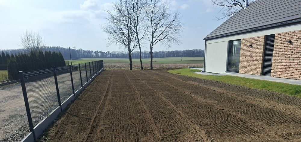 Koszenie i pielęgnacja trawników prace ogrodowe