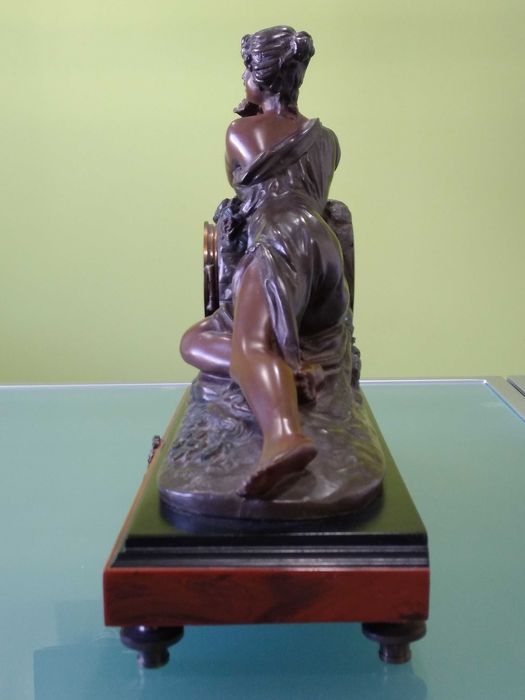 Relógio de mesa estilo clássico