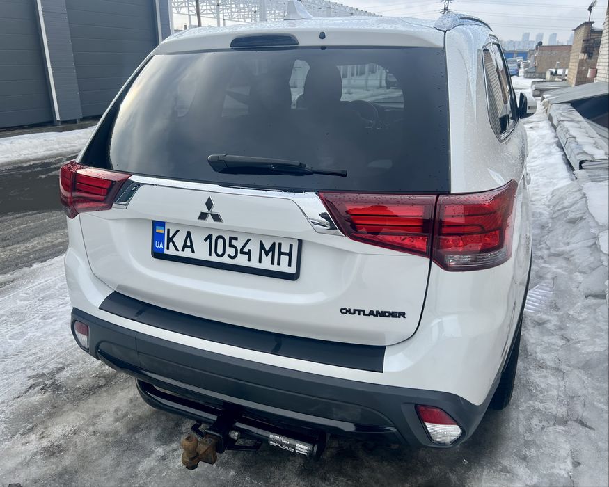 Mitsubishi outlander  (мітсубісі, аутлендер)
