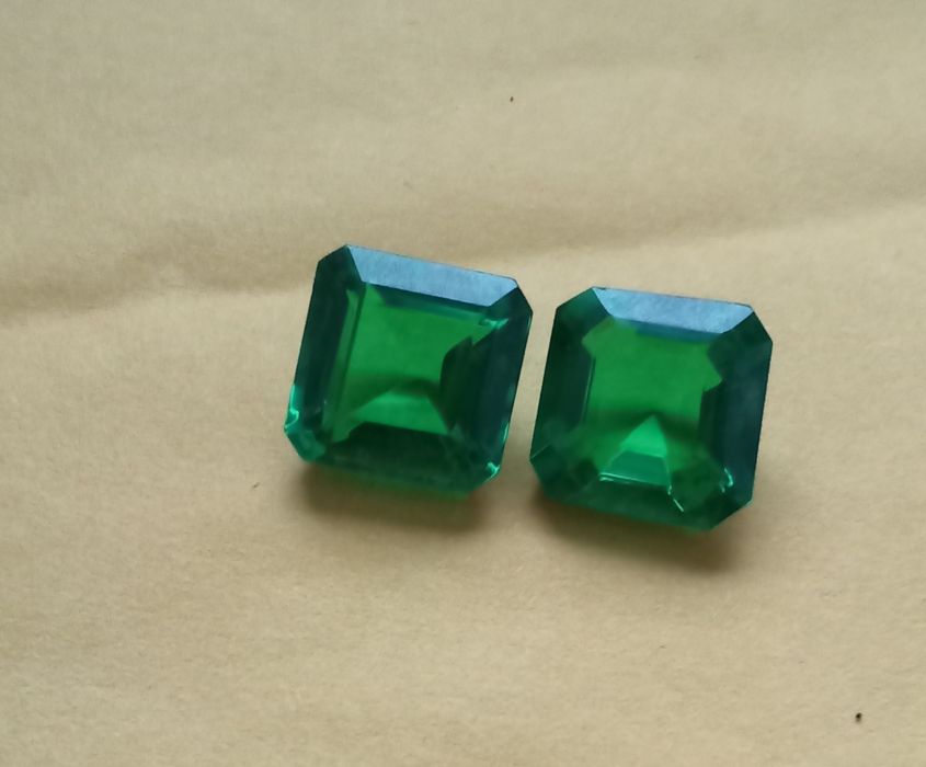 Par Granadas Tsavoritas c 20.15 Quilates  shape square