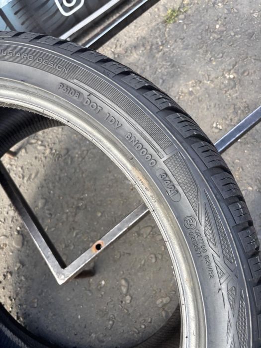 Шини 275/35 R19 Vredestein зима 2021 рік 6,5 мм