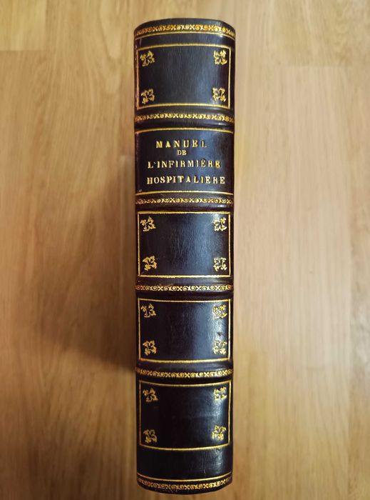 Manuel de L'Infirmière Hospitalière - Croix Rouge Française (1934)