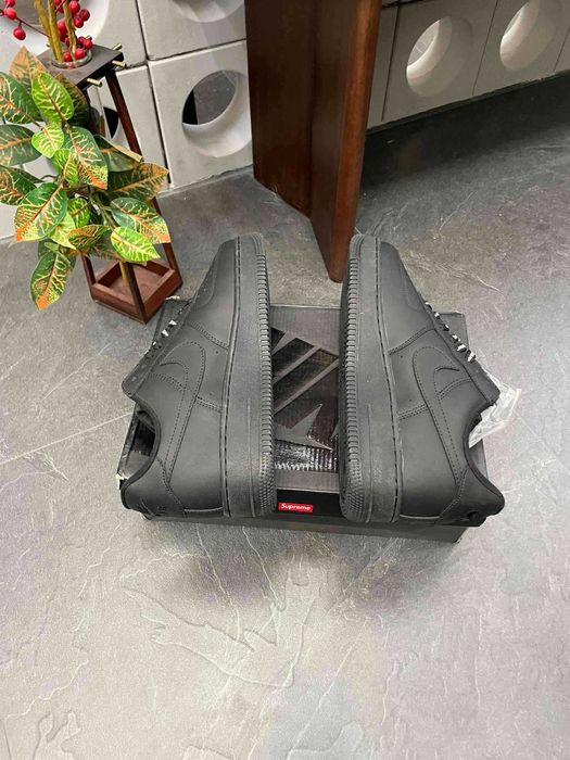 Air Force 1 Low Supreme Czarny r.40