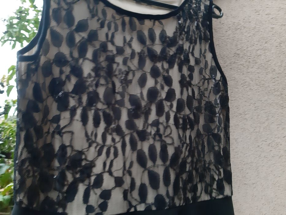 Koronkowa czarna sukienka