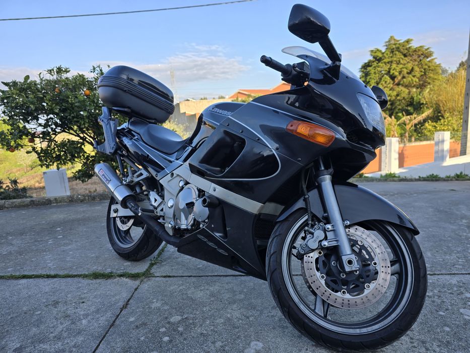 Kawazaki zzr 600   29mil kms
