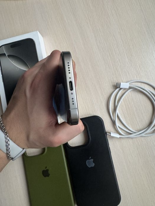 iPhone 16 Pro 256, стан нового, акум 94, неверлок