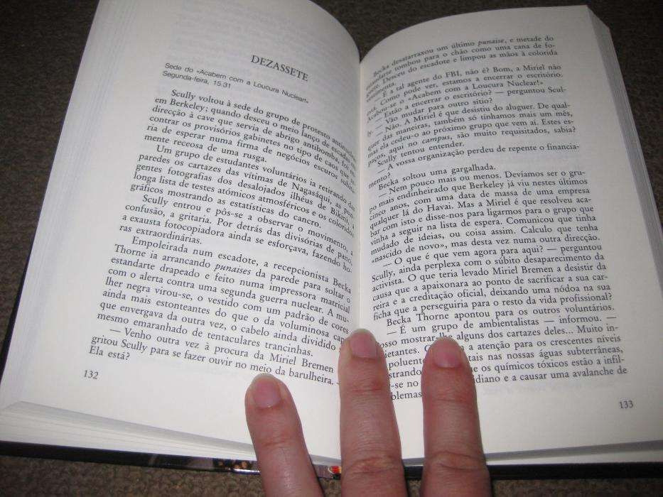 Livro dos Ficheiros Secretos “Explosão Atómica” de Kevin J. Anderson