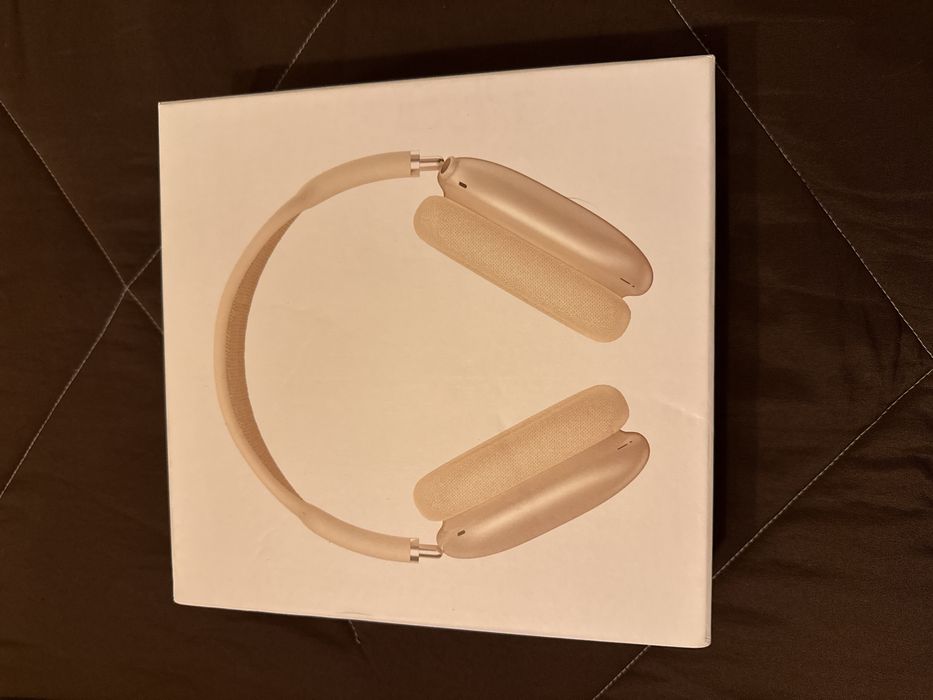 Fones p9 com capa e caixa