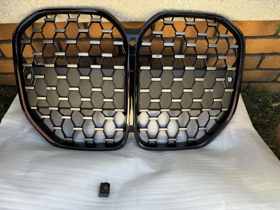 решітка ніздрі в передній бампер bmw G серії