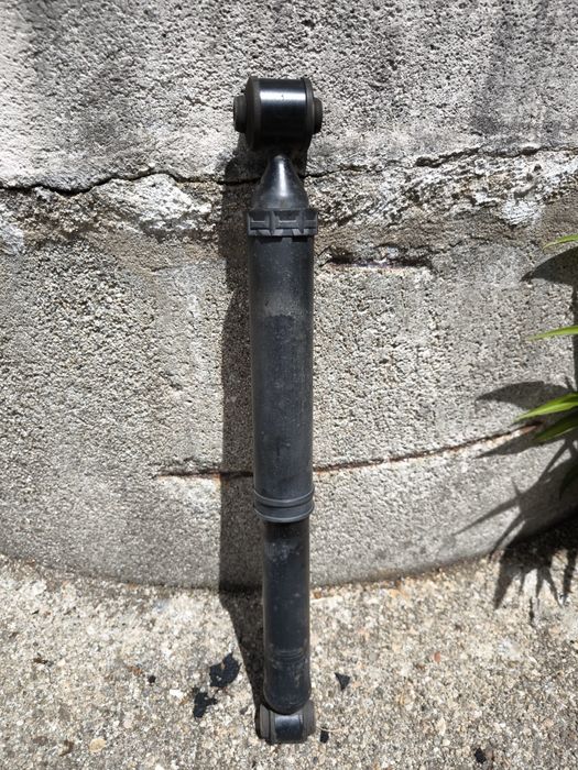 Amortecedores Peugeot 2008.