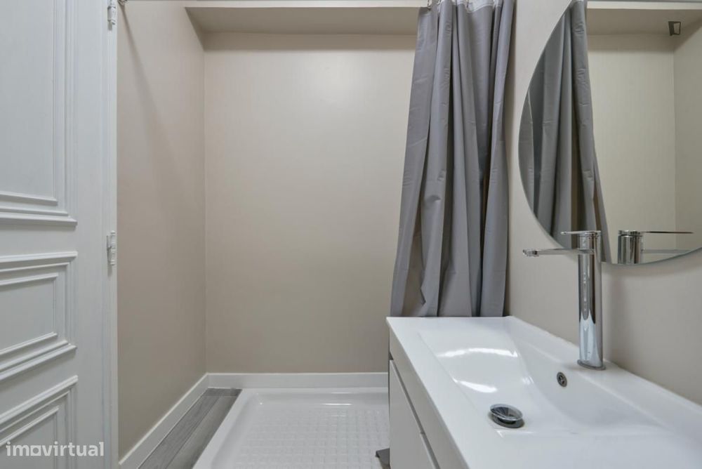 Quarto - localizado em Olaias Lisbon