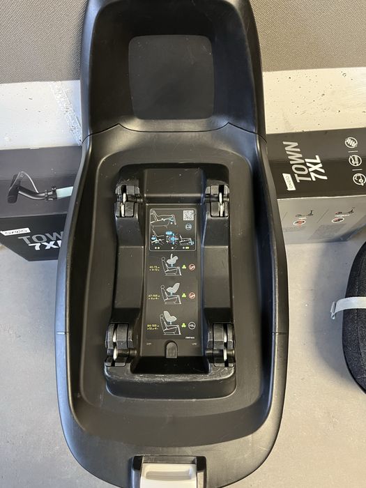 Fotelik Maxi Cosi 2WayPearl + baza ,zadbany, isofix