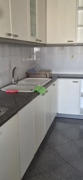 Aluga-se quarto para casal em Vale de Figueira