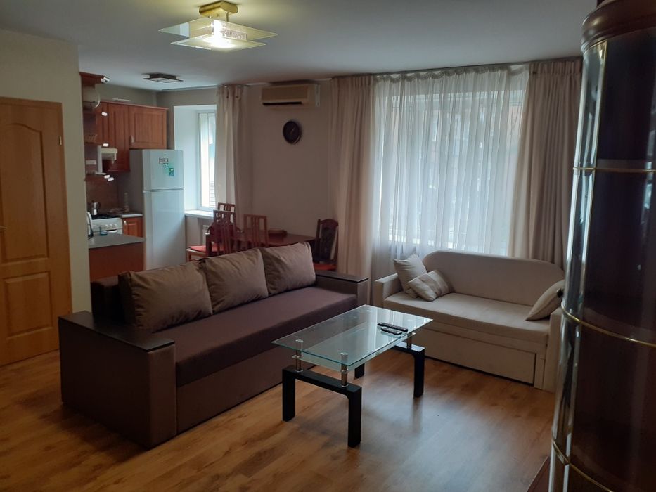 Подобово 3к апартаменти, Палац спорту, Гулівер, Кловська