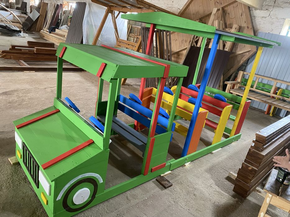 Дитячий ігровий комплекс, майданчик, будиночок, пісочниця.