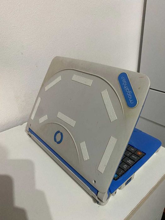 Computador portátil Magalhães MG2