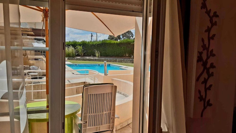 Apartamento Triplex T3+1 nas Caldas da Rainha em Condomínio com Piscina