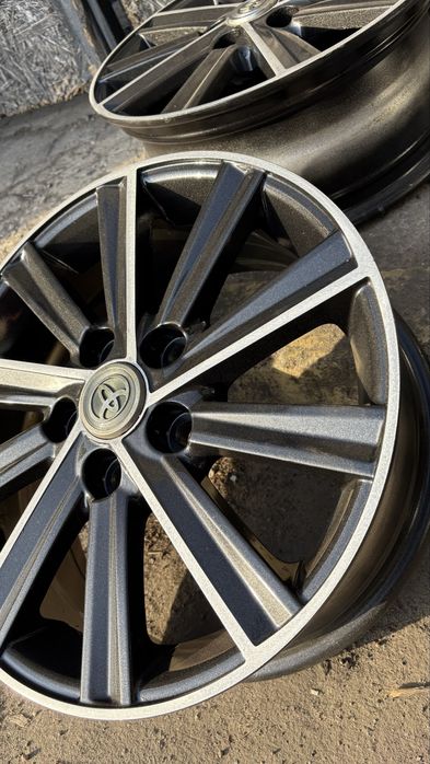 Диски toyota 4шт  r16 5x114.3