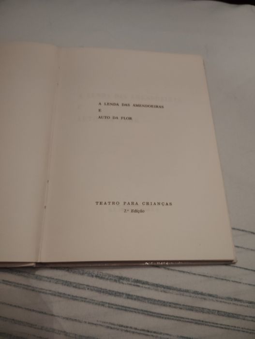 Livro Infantil A Lenda das Amendoeiras e... Vintage