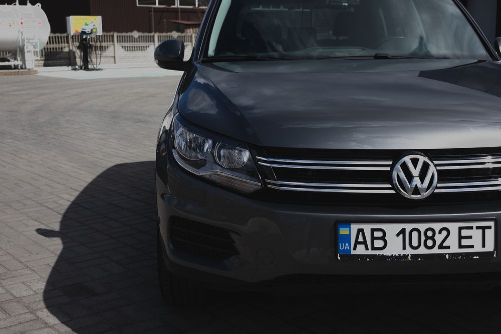 Volkswagen  tiguan 16