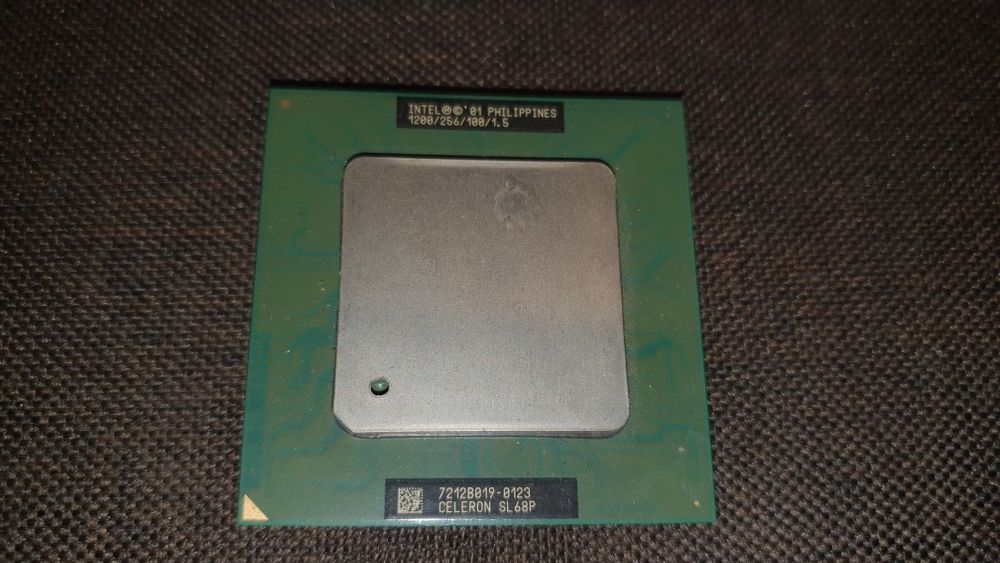 Intel Celeron 1200MHZ/256/100 PGA370 Tualatin dostępne 10sztuk.