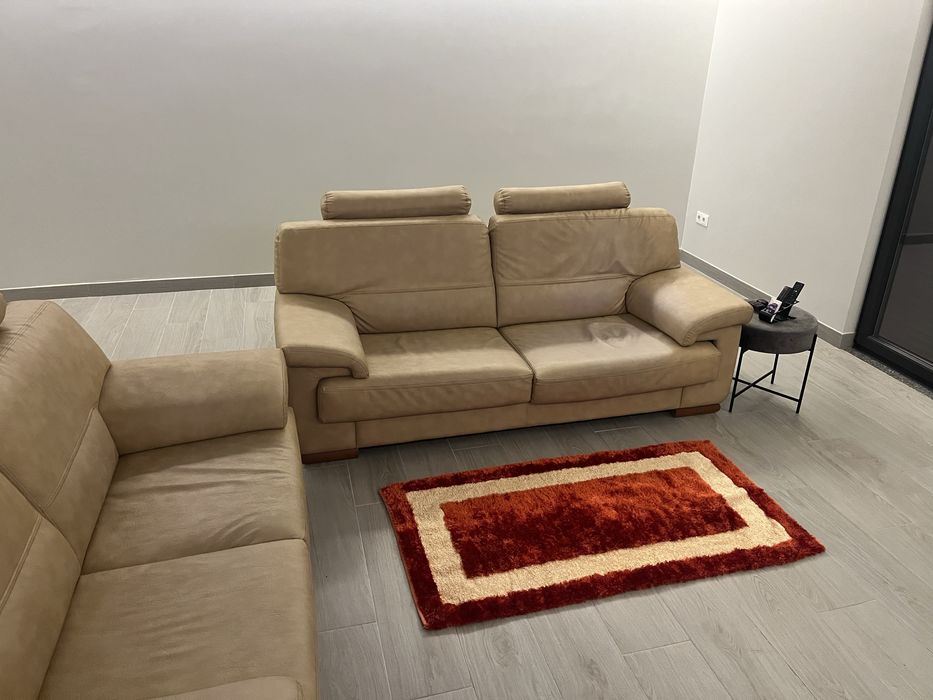 Conjunto de 2 sofas em bom estado