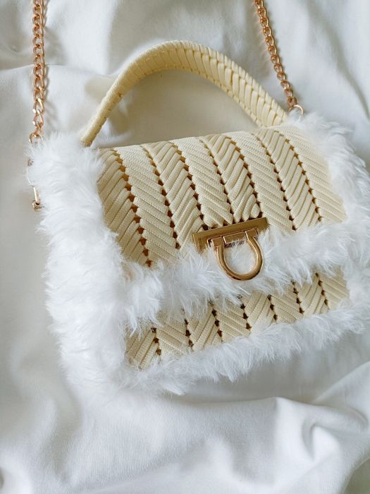 Torebka pleciona na kanwie handmade